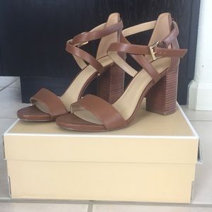 Michael Kors Cross Strap Block Heel Sandal sz 8.5